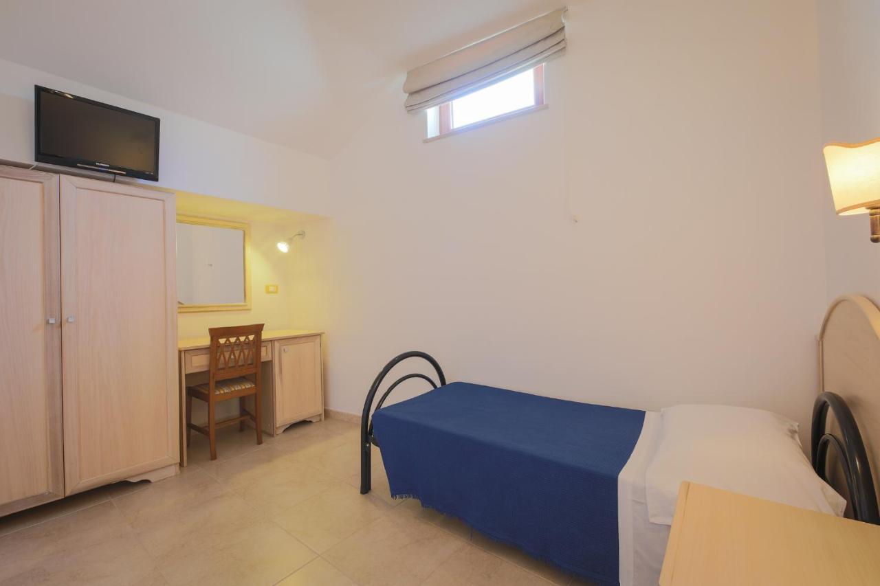 Hotel Corallo Torre Santa Sabina Eksteriør billede