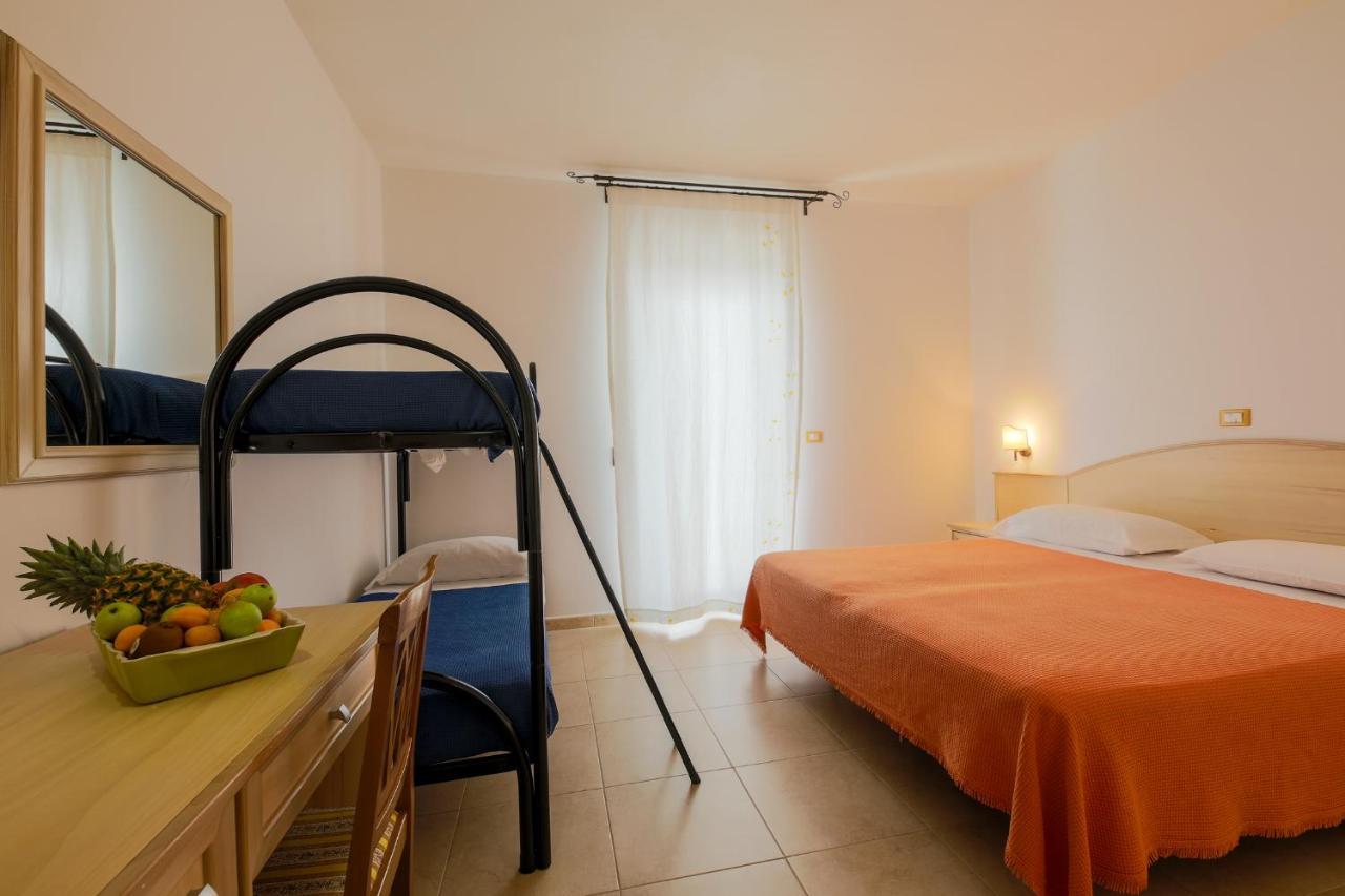 Hotel Corallo Torre Santa Sabina Eksteriør billede
