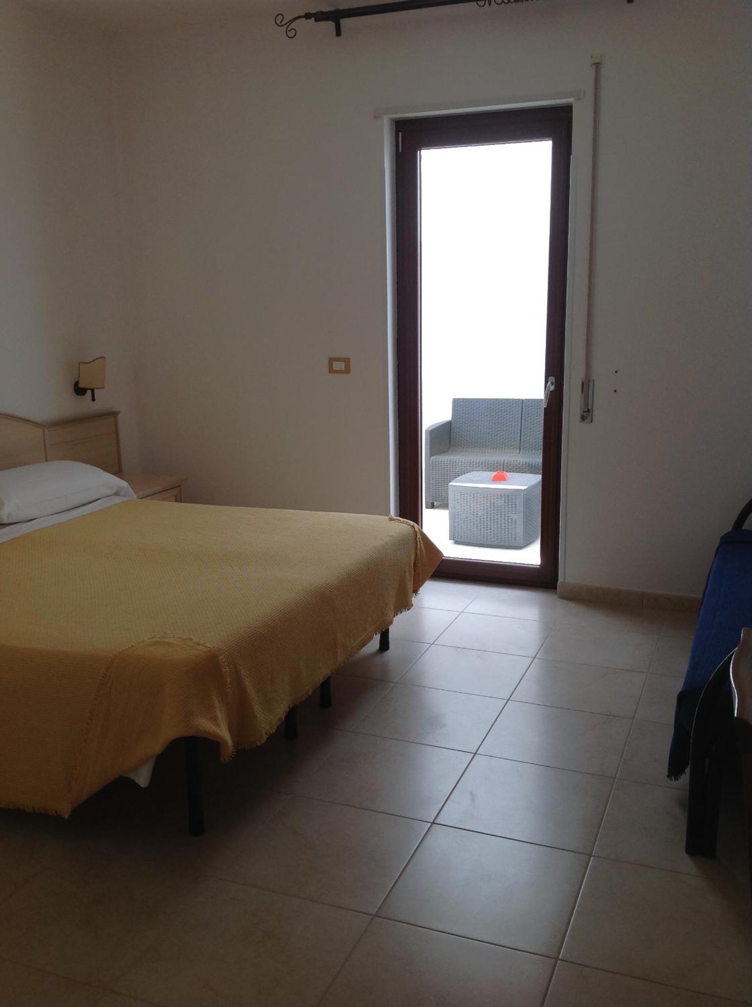 Hotel Corallo Torre Santa Sabina Eksteriør billede