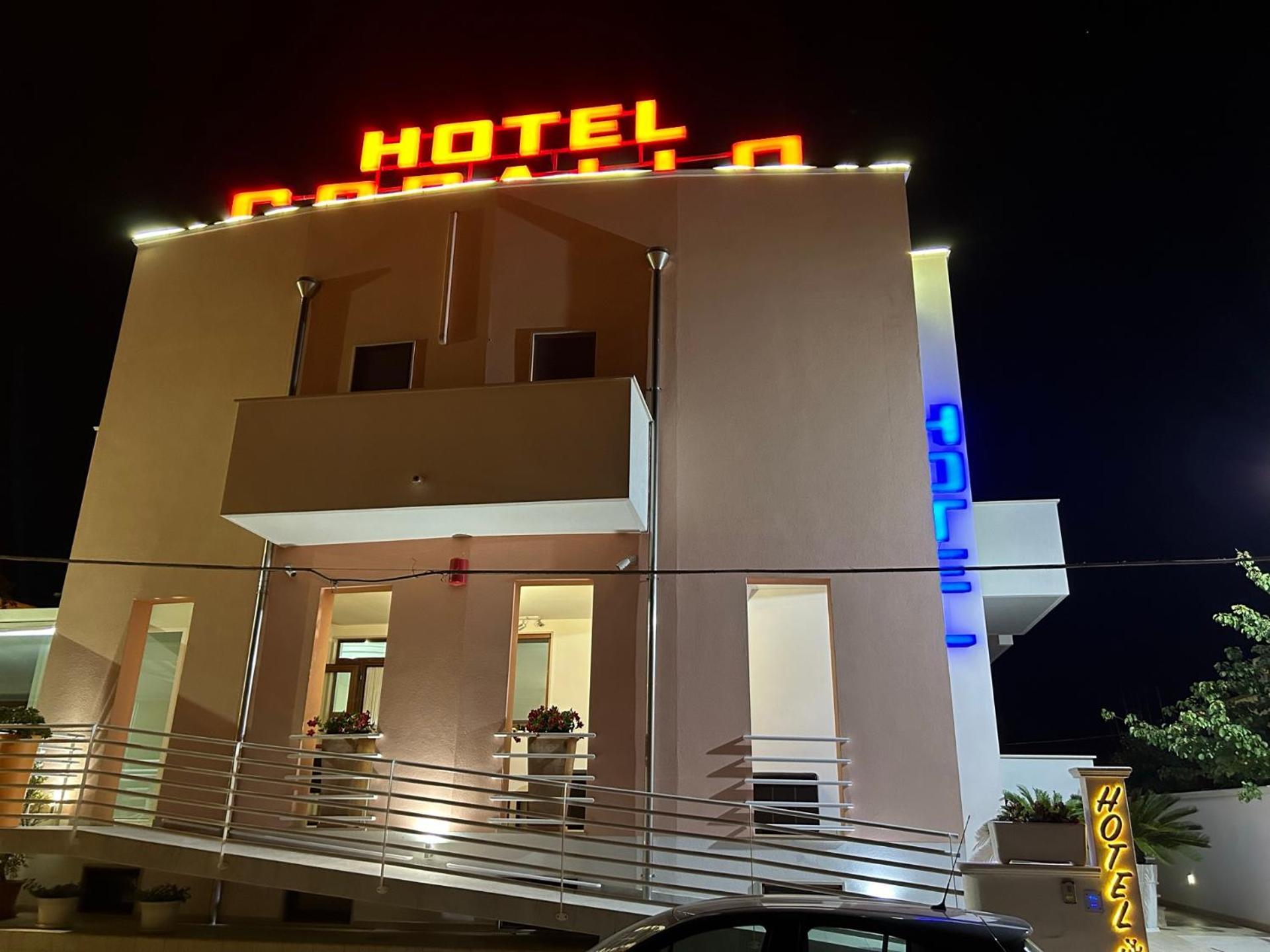 Hotel Corallo Torre Santa Sabina Eksteriør billede