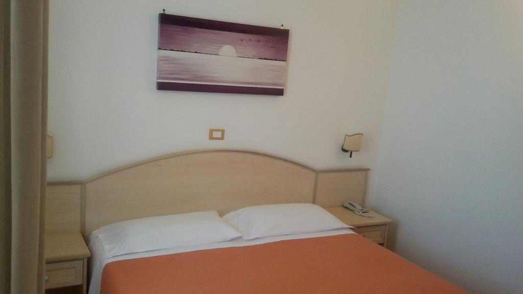 Hotel Corallo Torre Santa Sabina Eksteriør billede